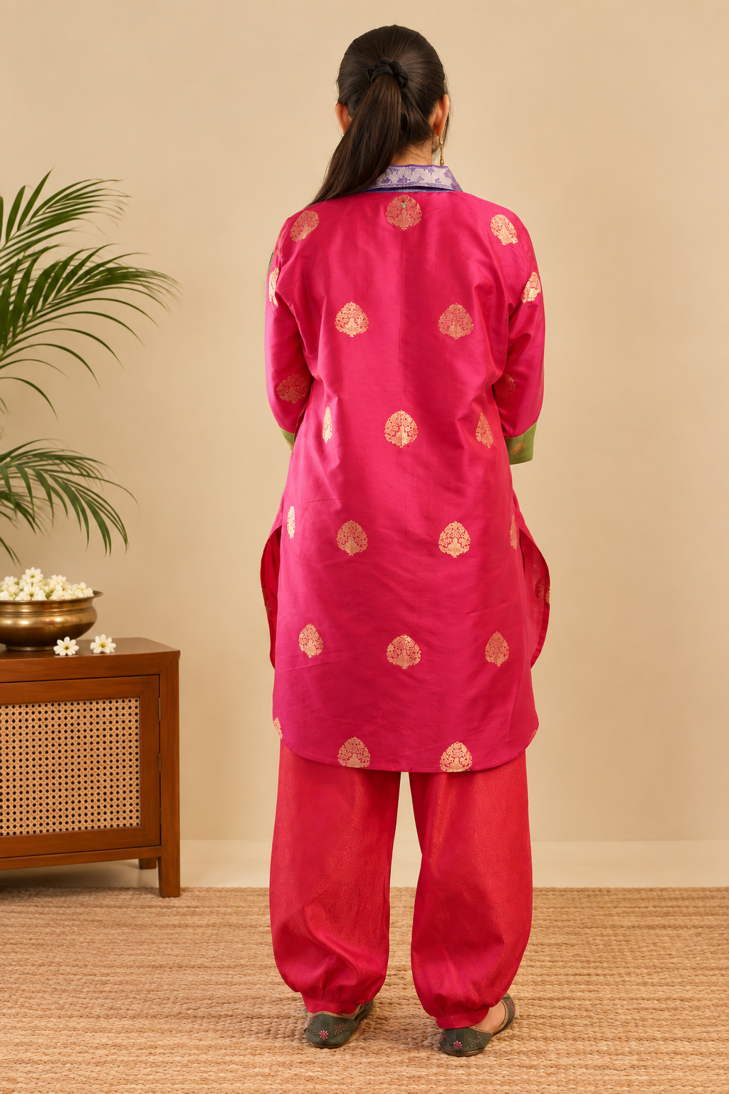 Gulabi Brocade Kurta Set