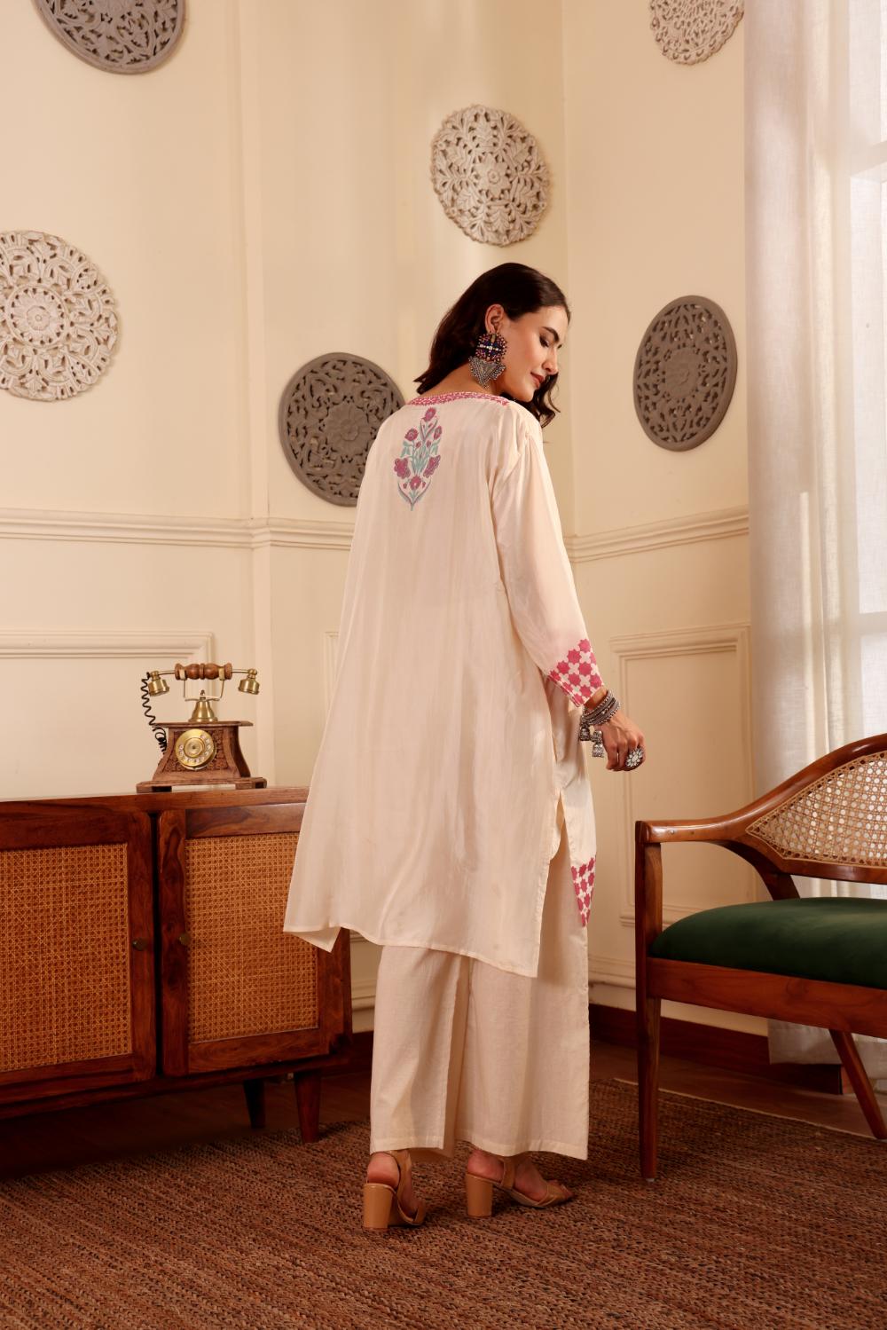 Women's White Floral Printed silk Kurti with cotton solid pants – Elegant V-Neck Ethnic Wear