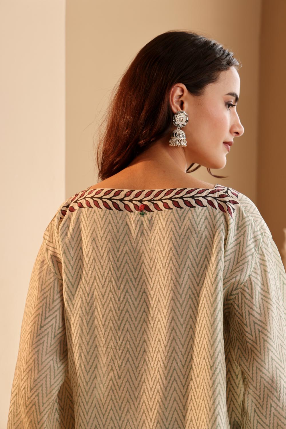 Elegant Chevron Print silk Kaftan short top